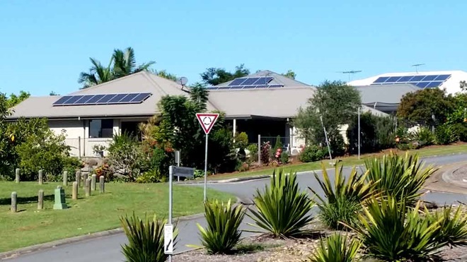 solar_panels_on_australian_roofs;  is_my_solar_working?; how_do_i_know_if_my_solar_is_working; solar performance; inverter light